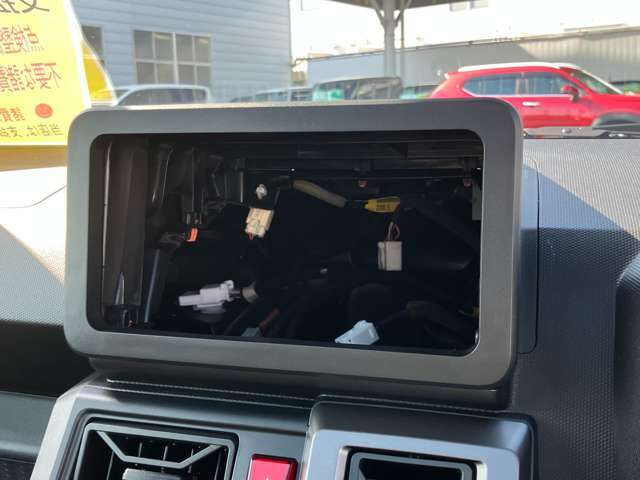 オーディオレス仕様！大量仕入れの格安ナビやオーディオも多数あります！または下取予定車から移設しますか？自社工場完備です、是非ご相談下さい！