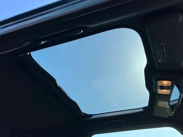 スーパーUV＆IRカットガラス付！（フロントウインドゥ、フロントドア、スカイフィールトップ）