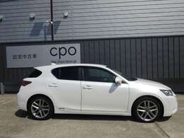 2年間の距離無制限の認定中古車保証が付帯されます。