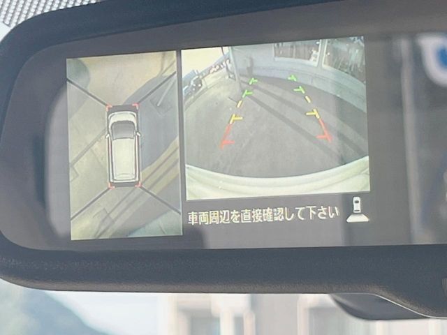 【マルチテレインモニター】車のフロントやサイドのカメラ画像を同時にモニター表示することで、悪路や狭い道を走行時でも周囲の状況確認ができ安心！本格SUVにうれしい装備です♪