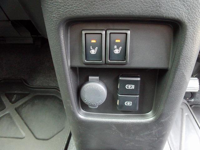運転席・助手席にシートヒーターを装備しております☆