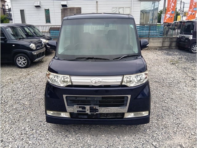 下取りはどんな車でも(廃車でも)、当店までお持込頂ければ3万円以上(軽自動車の場合は2万円以上)で下取り致します。他店で査定ゼロと言われたお車でもOK もちろん廃車料金、ナンバー登録抹消も全て無料で行います。