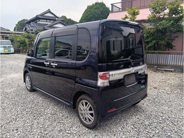 お急ぎの方は納車まで無料で代車お貸しします。(保険付ですので安心です。)全車オイル、エレメント交換サービスです。頭金なしのローン(6回～84回迄)、各種クレジットカードも使えます。