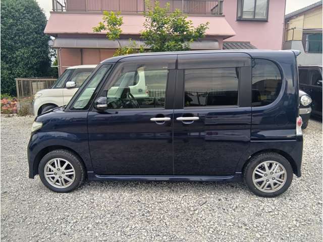 下取りはどんな車でも(廃車でも)、当店までお持込頂ければ3万円以上(軽自動車の場合は2万円以上)で下取り致します。他店で査定ゼロと言われたお車でもOK もちろん廃車料金、ナンバー登録抹消も全て無料で行います。