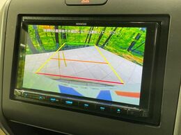 【バックカメラ】駐車時に後方がリアルタイム映像で確認できます。大型商業施設や立体駐車場での駐車時や、夜間のバック時に大活躍！運転スキルに関わらず、今や必須となった装備のひとつです！