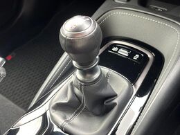 【フロア6速MT】走りの6速MT！！スポーティーな走行をお楽しみいただけます♪