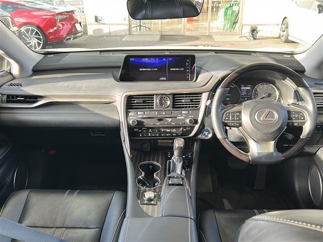 【インパネ全体】全方位で視界が広く、高い目線で運転もしやすいです！