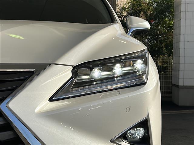 【ライト・ランプ】ワレもなく綺麗な状態なので、悪天候や夜間の走行も視界良好で安心してお乗りいただけます。ヘッドライト・ホイール・フロントガラスなど色々な部分コーティングをご用意しております！