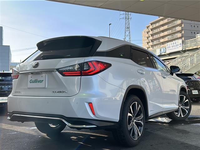 【右斜後】ガリバーの保証は、走行距離が無制限！電球や消耗品、ナビ等の社外品も保証対象。末永いカーライフに対応する充実した保証内容（保証期間によって保証内容は変わります。)