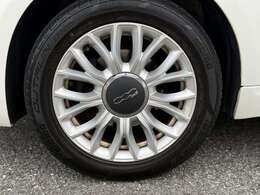 純正15インチアルミホイールが足元を引き締めています！かっこいいですよ♪お問い合わせは、フリーダイヤル【03-6388-2100】携帯、PHS可　音声案内に従い店舗番号【108247】をご入力下さい。