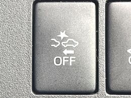【スマートアシスト】走行中に前方の車両等を認識し、衝突しそうな時は警報とブレーキで衝突回避と被害軽減をアシスト。より安全にドライブをお楽しみいただけます。