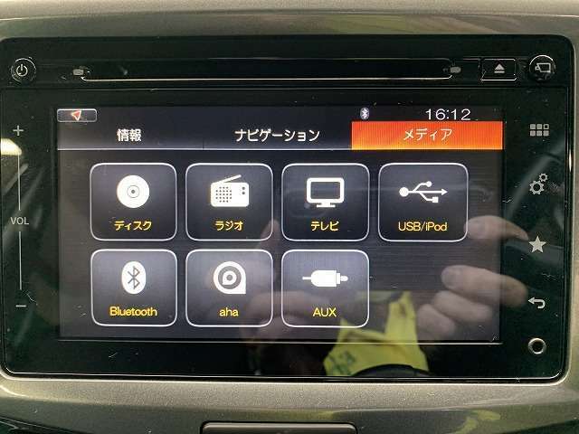 純正メモリナビ、フルセグTV付き、Bluetoothオーディオ・DVDビデオも再生可能です！ナビ付き条件でお探しの方は必見です！