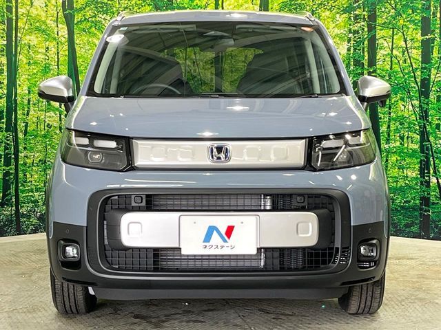 大好評を頂いておりますボディコートも好評受付中。高透明度のガラス皮膜で撥水はもちろん、上質なツヤ・光沢を実現。紫外線や酸性雨から大切な愛車を保護し、色あせ・劣化を防止。