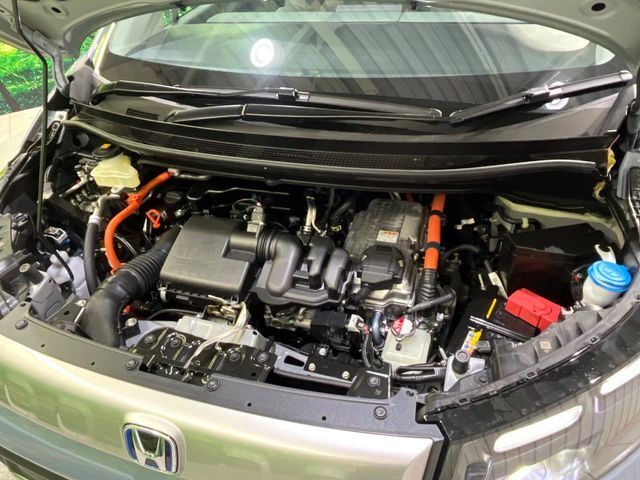 安心の最長10年・走行無制限保証（有償）をご用意。保証内容も充実はもちろん、無料点検＆オイル交換や、年中無休の全国・24時間ロードサービスも付帯されておりますのでご安心下さい。