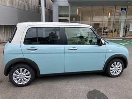 車体色はオフブルーメタリック　ソフトベージュ2トーンです。