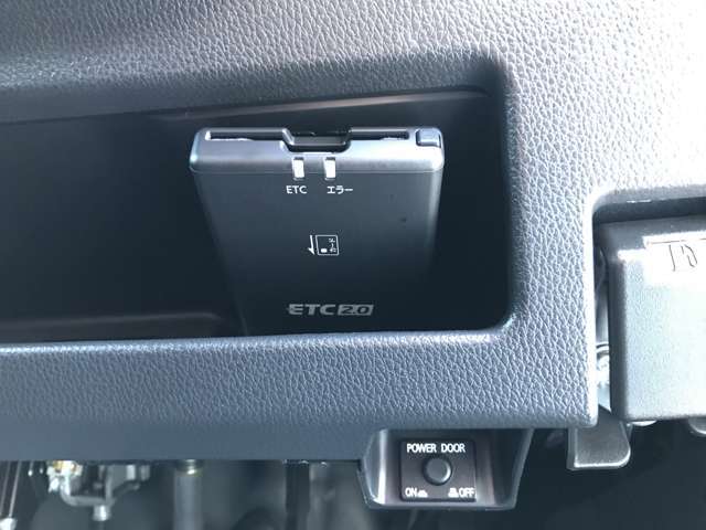 高速道路の料金所で停まらず通過できるETC