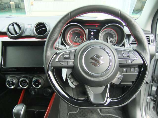 ★中古車を買うなら『安心のディーラー販売店』で！　当店では試乗車として使用していたお車や、お客様から頂きました下取車など、数多くの『特選中古車』を中心に取り揃えて展示しております！（^^♪