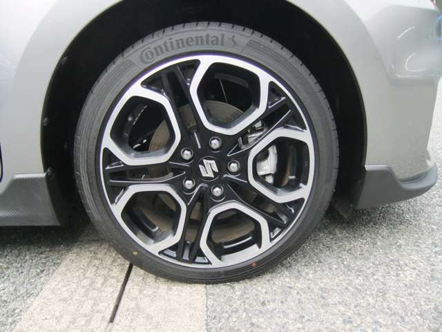 ★お車によっては『取扱説明書・保証書』が付属されている場合もございます。操作方法で困ったとき取扱説明書があれば安心ですよね！付属されていないお車もございますので事前に中古車スタッフまでお問合せ下さい。