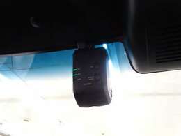交通事故の状況証拠を昼夜問わず残せる安心のドライブレコーダーが付いてます