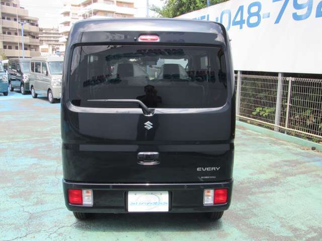 リアビューも迫力十分