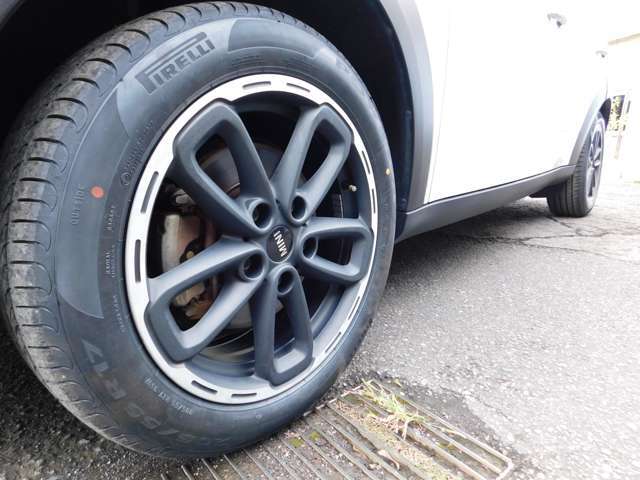 ご覧頂きありがとうございます。【重要】当店ではお客様満足度向上の為、現車をご確認頂けるお客様のみへの販売としております。このお車が気になった方はお気軽に0078-6002-930329までご連絡お願いいたします。