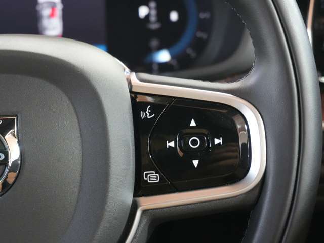ボディのガラスコーティング施工も好評受付中です！撥水性の効果は3年以上♪メンテナンスは水洗いのみ♪その他カスタマイズやアフターパーツ取付なども是非ご相談下さい！
