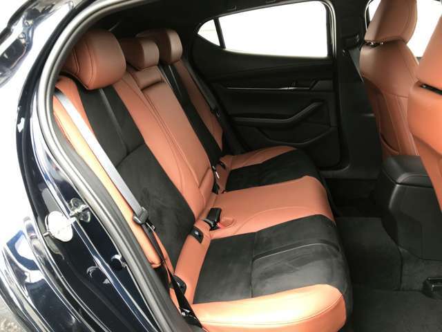 【車内ルームクリーニング済】展示前に内装・外装をプロがしっかりとクリーニングしております。