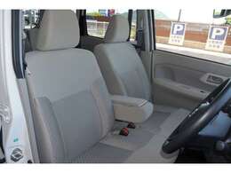 2階には展望テラスがあり、三井造船が一望できます。我々は毎日船ができるのを見ています