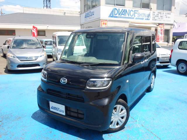 当店の中古車は、オートオークションから厳選して仕入れた後、店頭にてさらに第三者の評価検査を受けております。