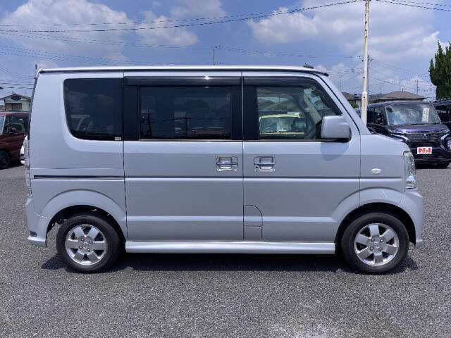 ナオイオートの安心宣言！販売・商品・整備・保険お客様に素敵なカーライフを送っていただくために、4つの安心を宣言します！