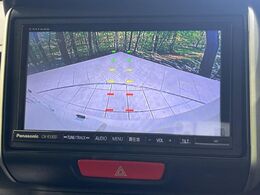 【バックカメラ】駐車時に後方がリアルタイム映像で確認できます。大型商業施設や立体駐車場での駐車時や、夜間のバック時に大活躍！運転スキルに関わらず、今や必須となった装備のひとつです！