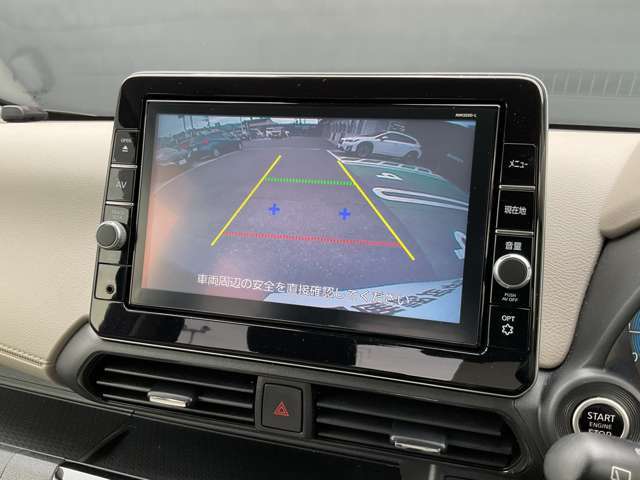 バックモニターが付いているので駐車の際の後方確認はバッチリです！これで駐車の名人に♪