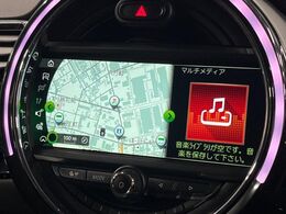 ●純正ナビ:一体感のあるナビは、高級感ある車内を演出してくれます。オーディオ機能も充実しておりますので、運転もより楽しめます♪