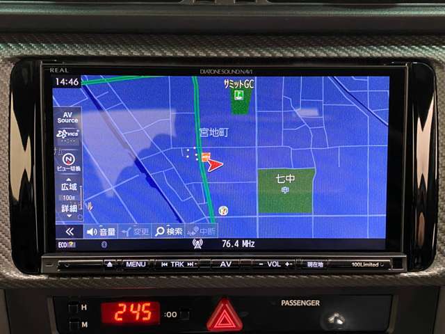 STi製スプリング　weds製アルミホイール　純正オプションLEDデイライナー　純正オプションフロアマット　KENWOOD製ドライブレコーダー　三菱電機ナビ　TV　バックカメラ　ETC　FA20型2.0L水平対向4気筒エンジン