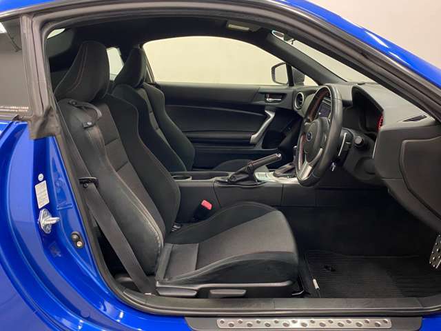 三菱電機ナビ　TV　バックカメラ　ETC　FA20型2.0L水平対向4気筒エンジン