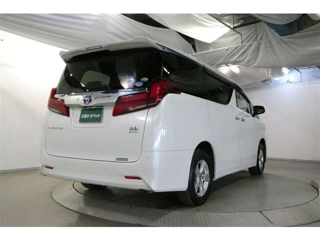 走りにこだわりながら収納力も持ち合わせたお車です。荷物を載せて軽快なドライブを楽しめますよ♪