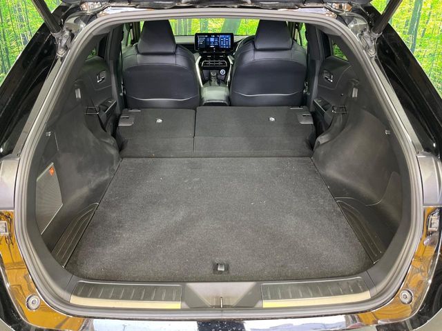 後席を格納すると、これだけの広さが！シーンに合わせたシートアレンジで、大きな荷物も積むことが出来ます♪