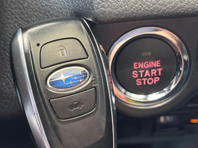 【アクセスキー＆プッシュスタート】カバンやポケットに入れたままでもドアの施錠・解錠が可能なスマートキーを装備。エンジンのオン・オフ時もカギを取り出す必要が無く、ボタンをプッシュするだけでOK♪