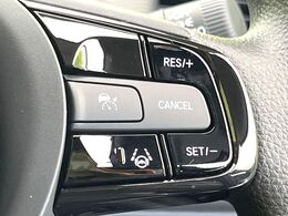 【アダプティブクルーズコントロール】高速道路での長距離走行が楽に！！自動で速度を保つクルーズコントロールが、衝突軽減システムと連携し、前方の車両を感知して車間を保つように速度調節してくれます！！