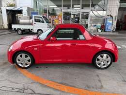 走行、内外装、装備等に関して記載しておりますがあくまでも現車の確認にて判断をお願い致します。