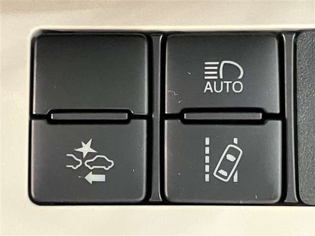 小田急線・相鉄線・市営地下鉄ブルーライン、3路線乗り入れの湘南台駅から徒歩10分です。