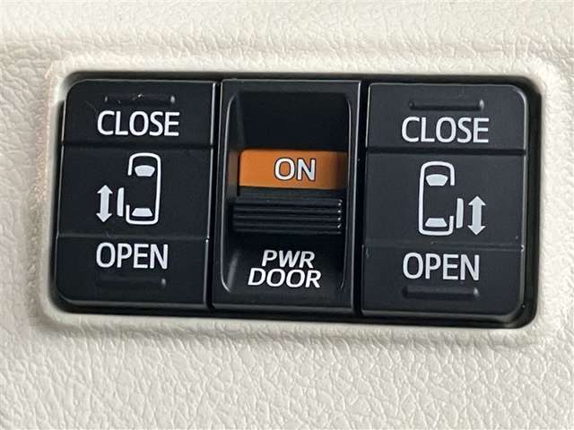 国道467号線沿い。お車でご来店の方は横浜新道、戸塚から約25分。圏央道、海老名インターチェンジより約30分です。