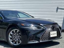 保管状態も良好で綺麗なな白革に目立つ傷等も御座いません！是非現車確認、ご試乗などコンディションの良さをご確認ください！