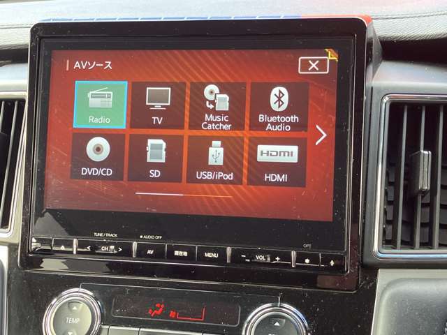 10インチ大画面の純正ナビは、フルセグTVやCDやDVDの他、CDの録音とBluetoothオーディオも対応の機能性の高いナビ装備です♪