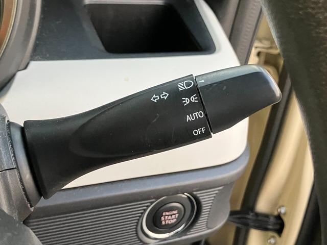 ヘッドライトの点灯・消灯やハイビーム・ロービームをオートで切り替えてくれるオートライト機構とハイビームアシストを装備！