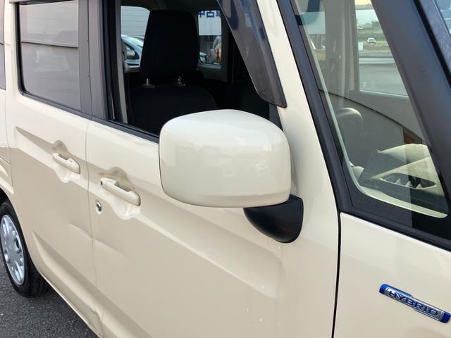 ドアミラーは運転席ドアにあるスイッチでミラーの操作調整が簡単に可能な電動格納式リモコンドアミラーを装備！