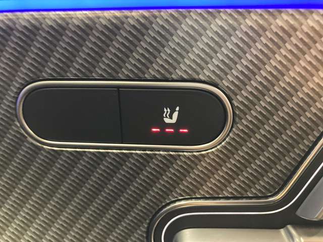 全国へのご納車を承っておりますので遠隔地のお客様にもご安心いただけます。（費用に関しましては、別途お見積りさせていただきます。）勿論、日本全国の正規ディーラーにて保証が受けられます。