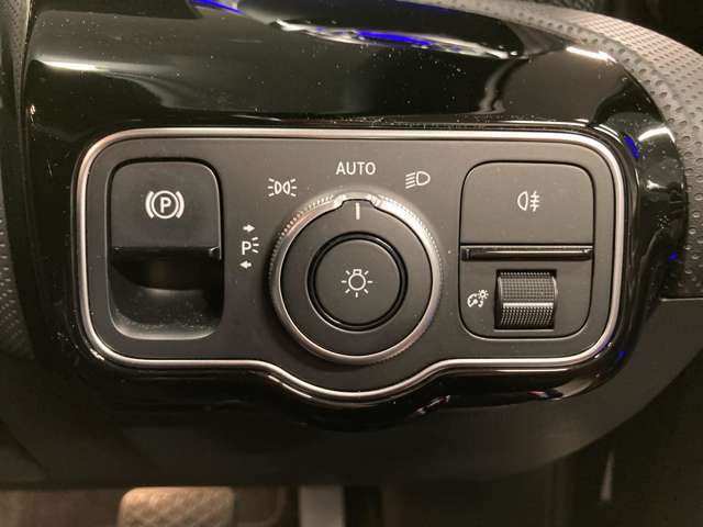 全国の方にご利用いただけるよう対応いたしております。MBJ認定中古車ならではの安心の品質を基に登録、納車までを行い満足をいただいております。
