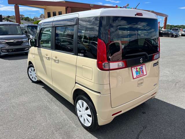 サービス充実の平川燃料グループ、カーワールド荒尾店スタッフ一同が新車・中古車・車検・修理・保険まで、お客様にご満足いただけるご接客・ご対応を目指します。