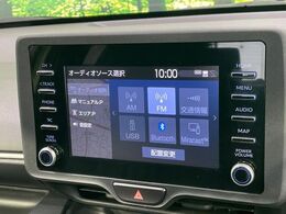 【ディスプレイオーディオ】お持ちのスマホやMP3プレイヤーとの無線接続で音楽再生が可能！コードで繋ぐわずらわしさも無く、手軽にお気に入りの音楽を楽しめます。